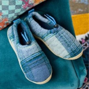 NWT UO Plaid Hard Sole Slippers